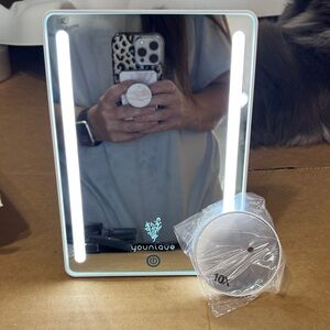 Younique Illuminated Vanity Mirror - White Frame